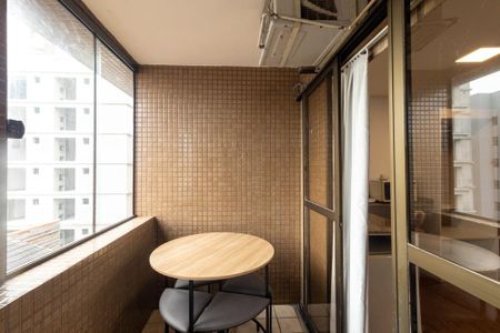 Studio para alugar com 25m², 1 quarto e sem vaga Studio para alugar com 25m², 1 quarto e sem vagaVaranda