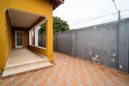 Casa para alugar com 166m², 2 quartos e 3 vagasQuintal