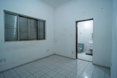 Casa para alugar com 166m², 2 quartos e 3 vagasSuíte