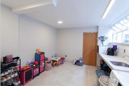 Apartamento para alugar com 146m², 3 quartos e 2 vagasÁrea de serviço 