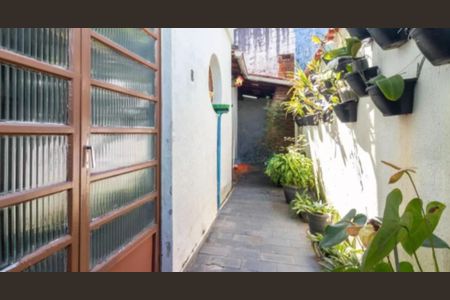 Foto 02 de casa à venda com 4 quartos, 156m² em Vila Jacuí, São Paulo