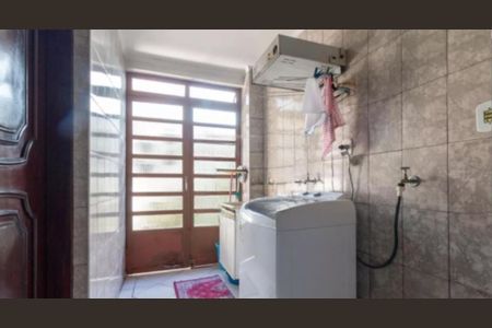 Foto 03 de casa à venda com 4 quartos, 156m² em Vila Jacuí, São Paulo