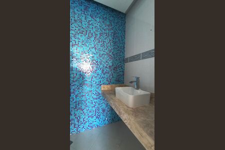 Apartamento à venda com 335m², 3 quartos e 4 vagas Apartamento à venda com 335m², 3 quartos e 4 vagasBanheiro da Suíte 1