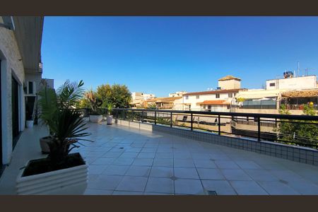 Apartamento à venda com 335m², 3 quartos e 4 vagas Apartamento à venda com 335m², 3 quartos e 4 vagasVaranda