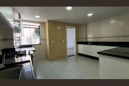 Apartamento à venda com 335m², 3 quartos e 4 vagas Apartamento à venda com 335m², 3 quartos e 4 vagasCozinha