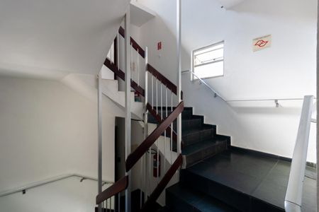 Apartamento à venda com 72m², 1 quarto e 1 vagaEscada
