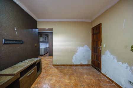 Casa à venda com 250m², 2 quartos e 2 vagas Casa à venda com 250m², 2 quartos e 2 vagasSala