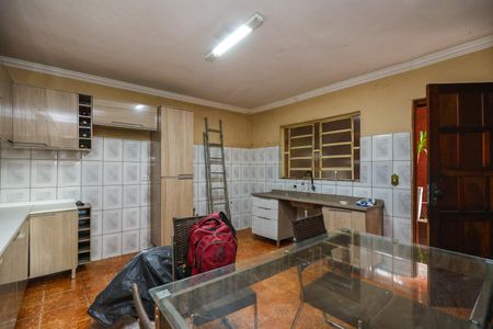 Casa à venda com 250m², 2 quartos e 2 vagas Casa à venda com 250m², 2 quartos e 2 vagasCozinha