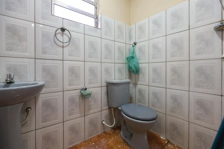 Casa à venda com 250m², 2 quartos e 2 vagas Casa à venda com 250m², 2 quartos e 2 vagasBanheiro