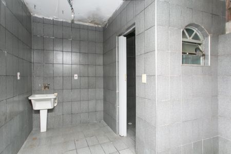 Casa à venda com 200m², 3 quartos e 1 vagaÁrea de Serviço 