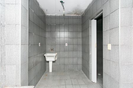 Casa à venda com 200m², 3 quartos e 1 vagaÁrea de Serviço 