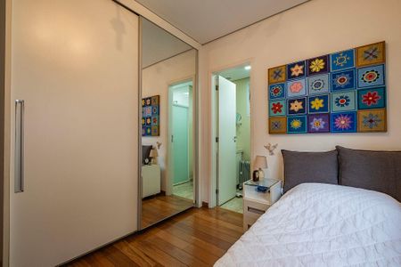 Apartamento à venda com 112m², 2 quartos e 3 vagasSuíte 2