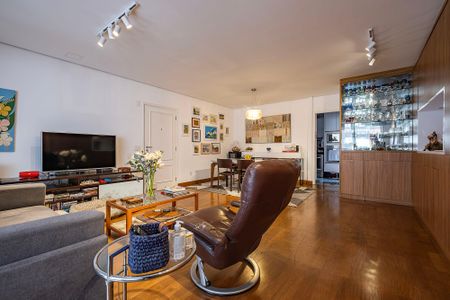 Apartamento à venda com 112m², 2 quartos e 3 vagasSala
