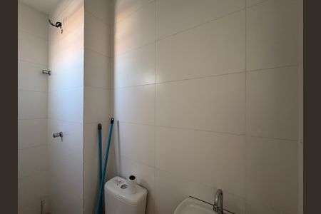 Apartamento à venda com 38m², 2 quartos e sem vaga Apartamento à venda com 38m², 2 quartos e sem vagaBanheiro