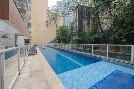 Apartamento à venda com 45m², 1 quarto e 1 vagaÁrea comum - Piscina
