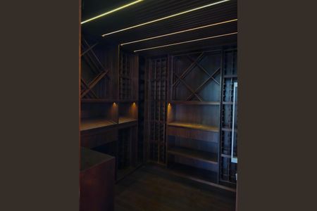 Casa à venda com 432m², 5 quartos e 4 vagasAdega