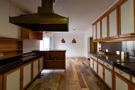 Casa à venda com 432m², 5 quartos e 4 vagasCozinha