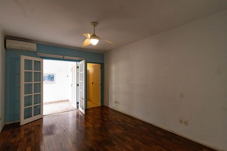 Casa à venda com 432m², 5 quartos e 4 vagasSuíte 1