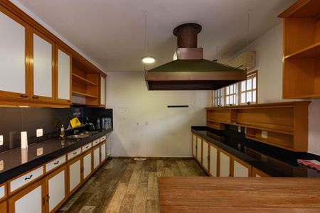 Casa à venda com 432m², 5 quartos e 4 vagasCozinha