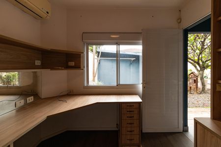Casa à venda com 432m², 5 quartos e 4 vagasEdícula - Quarto 1