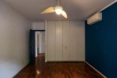 Casa à venda com 432m², 5 quartos e 4 vagasQuarto 2