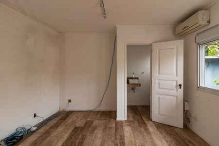 Casa à venda com 432m², 5 quartos e 4 vagasEdícula - Suíte