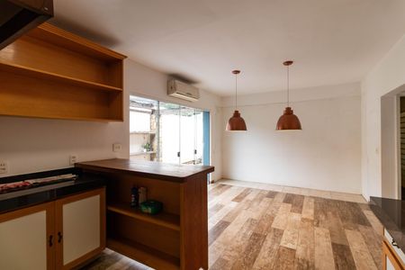Casa à venda com 432m², 5 quartos e 4 vagasCozinha