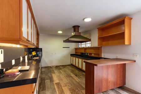 Casa à venda com 432m², 5 quartos e 4 vagasCozinha