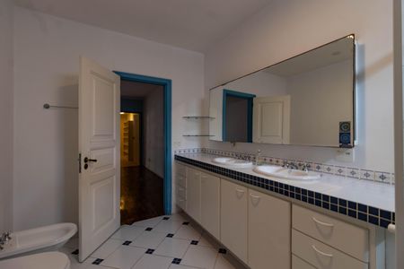 Casa à venda com 432m², 5 quartos e 4 vagasBanheiro da Suíte 1