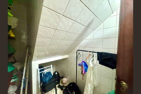Casa à venda com 230m², 4 quartos e 4 vagasDespensa 