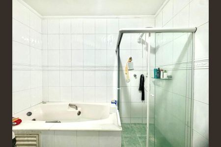 Casa à venda com 230m², 4 quartos e 4 vagasBanheiro da Suíte
