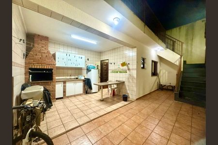 Casa à venda com 230m², 4 quartos e 4 vagasQuintal