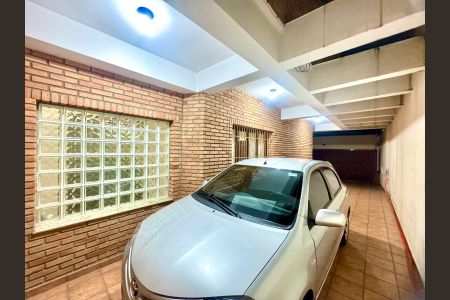Casa à venda com 230m², 4 quartos e 4 vagasGaragem