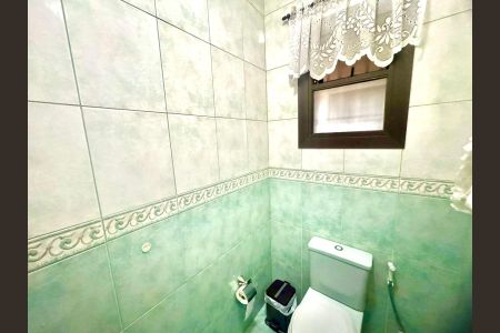 Casa à venda com 230m², 4 quartos e 4 vagasBanheiro 2