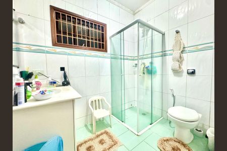 Casa à venda com 230m², 4 quartos e 4 vagasBanheiro 1