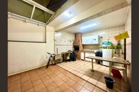 Casa à venda com 230m², 4 quartos e 4 vagasQuintal