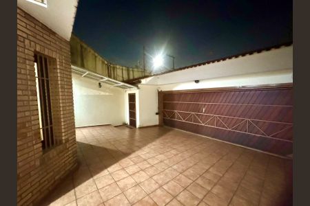 Casa à venda com 230m², 4 quartos e 4 vagasGaragem