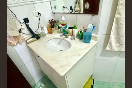 Casa à venda com 230m², 4 quartos e 4 vagasBanheiro da Suíte