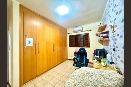 Casa à venda com 230m², 4 quartos e 4 vagasQuarto 2