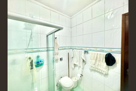 Casa à venda com 230m², 4 quartos e 4 vagasBanheiro 1
