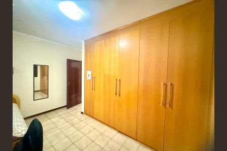 Casa à venda com 230m², 4 quartos e 4 vagasQuarto 2