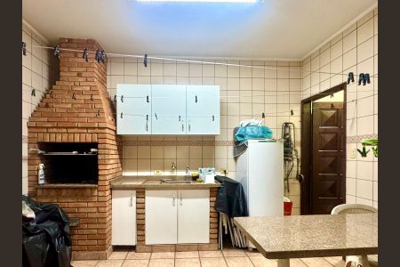 Casa à venda com 230m², 4 quartos e 4 vagasQuintal