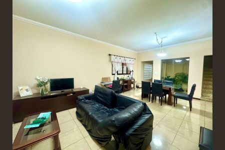 Sala de casa à venda com 4 quartos, 230m² em Jardim Munhoz, Guarulhos