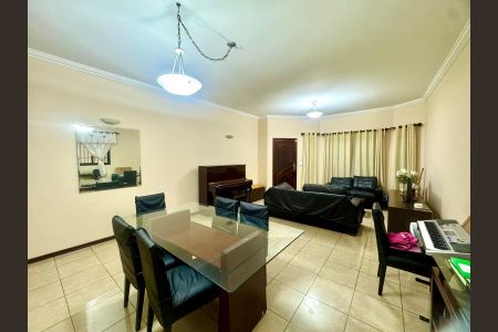 Sala de casa à venda com 4 quartos, 230m² em Jardim Munhoz, Guarulhos
