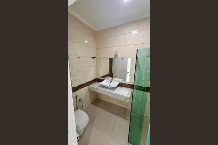 Casa para alugar com 220m², 3 quartos e 5 vagas Casa para alugar com 220m², 3 quartos e 5 vagasBanheiro