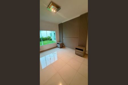 Casa para alugar com 220m², 3 quartos e 5 vagas Casa para alugar com 220m², 3 quartos e 5 vagasQuarto