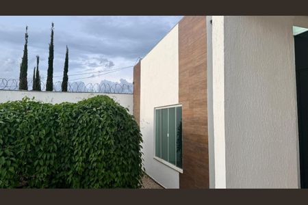 Casa para alugar com 220m², 3 quartos e 5 vagas