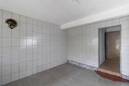 Casa à venda com 73m², 3 quartos e 3 vagas Casa à venda com 73m², 3 quartos e 3 vagasCozinha