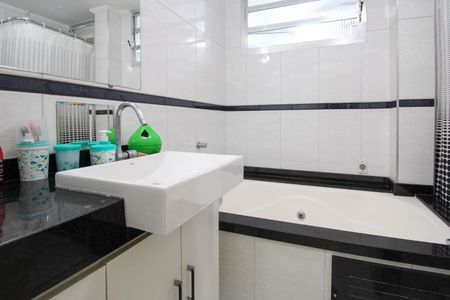 Apartamento para alugar com 77m², 2 quartos e 1 vagaBanheiro 
