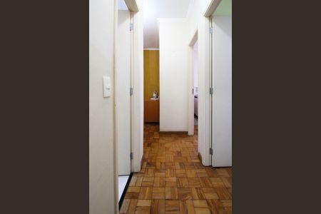 Corredor  de apartamento para alugar com 2 quartos, 77m² em Vila Progredior, São Paulo
